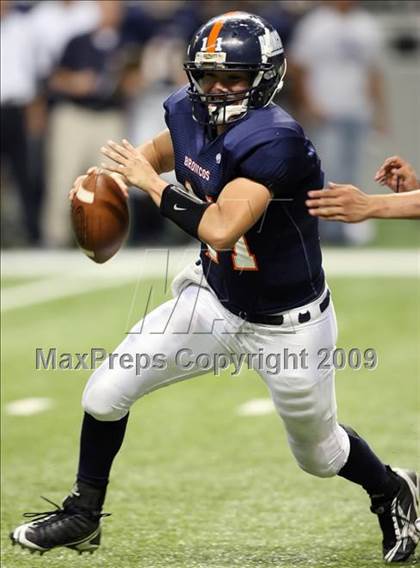 Thumbnail 1 in Edinburg North vs. Brandeis (Texas 5A Region 4 Playoffs) photogallery.