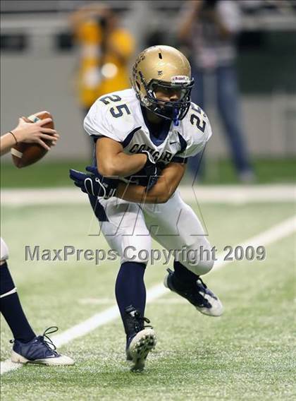 Thumbnail 3 in Edinburg North vs. Brandeis (Texas 5A Region 4 Playoffs) photogallery.