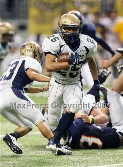 Thumbnail 1 in Edinburg North vs. Brandeis (Texas 5A Region 4 Playoffs) photogallery.