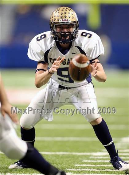 Thumbnail 2 in Edinburg North vs. Brandeis (Texas 5A Region 4 Playoffs) photogallery.