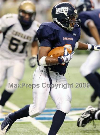 Thumbnail 2 in Edinburg North vs. Brandeis (Texas 5A Region 4 Playoffs) photogallery.