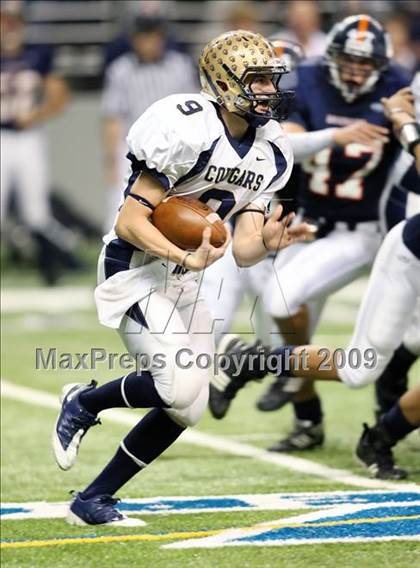 Thumbnail 3 in Edinburg North vs. Brandeis (Texas 5A Region 4 Playoffs) photogallery.