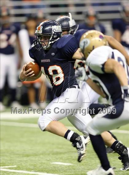Thumbnail 2 in Edinburg North vs. Brandeis (Texas 5A Region 4 Playoffs) photogallery.