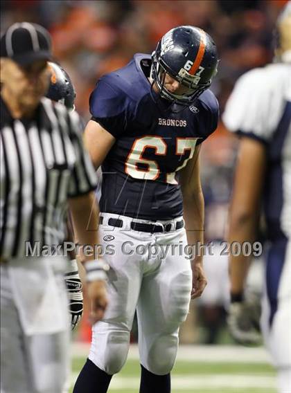 Thumbnail 3 in Edinburg North vs. Brandeis (Texas 5A Region 4 Playoffs) photogallery.