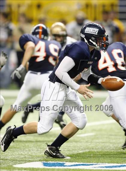 Thumbnail 2 in Edinburg North vs. Brandeis (Texas 5A Region 4 Playoffs) photogallery.