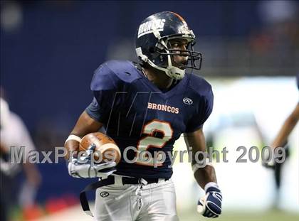 Thumbnail 2 in Edinburg North vs. Brandeis (Texas 5A Region 4 Playoffs) photogallery.