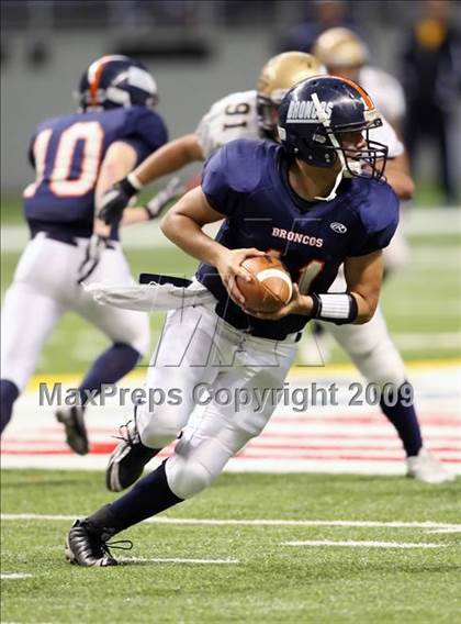 Thumbnail 1 in Edinburg North vs. Brandeis (Texas 5A Region 4 Playoffs) photogallery.