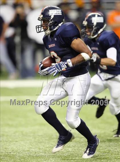 Thumbnail 3 in Edinburg North vs. Brandeis (Texas 5A Region 4 Playoffs) photogallery.