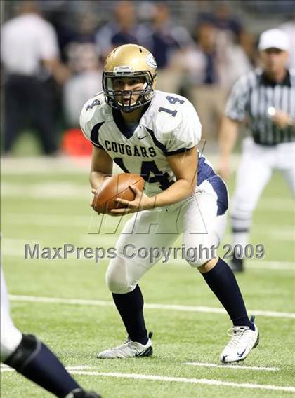 Thumbnail 3 in Edinburg North vs. Brandeis (Texas 5A Region 4 Playoffs) photogallery.