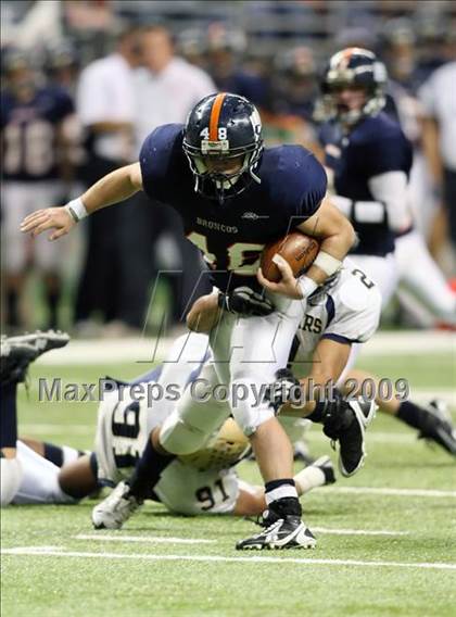 Thumbnail 3 in Edinburg North vs. Brandeis (Texas 5A Region 4 Playoffs) photogallery.