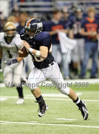 Thumbnail 2 in Edinburg North vs. Brandeis (Texas 5A Region 4 Playoffs) photogallery.
