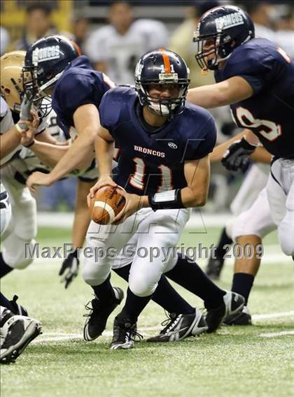 Thumbnail 3 in Edinburg North vs. Brandeis (Texas 5A Region 4 Playoffs) photogallery.