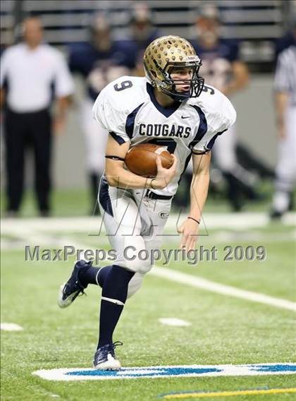 Thumbnail 3 in Edinburg North vs. Brandeis (Texas 5A Region 4 Playoffs) photogallery.