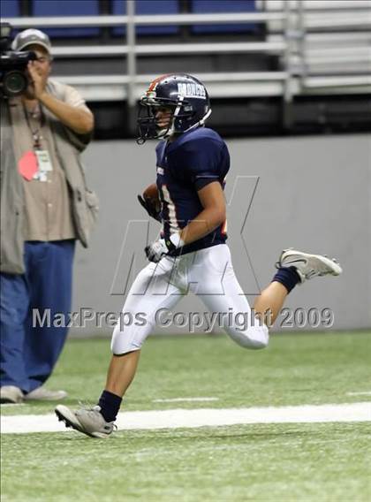 Thumbnail 3 in Edinburg North vs. Brandeis (Texas 5A Region 4 Playoffs) photogallery.
