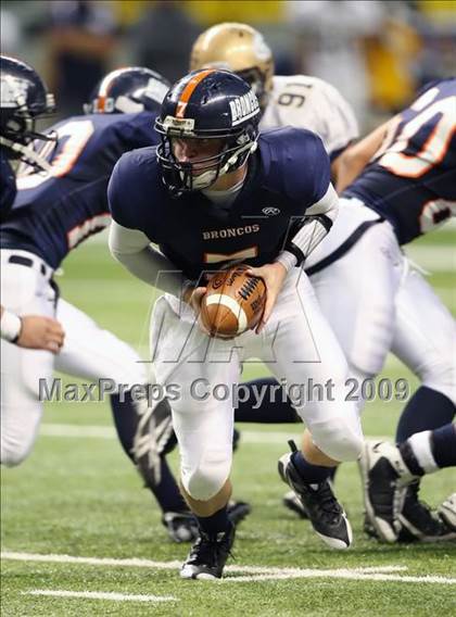 Thumbnail 3 in Edinburg North vs. Brandeis (Texas 5A Region 4 Playoffs) photogallery.
