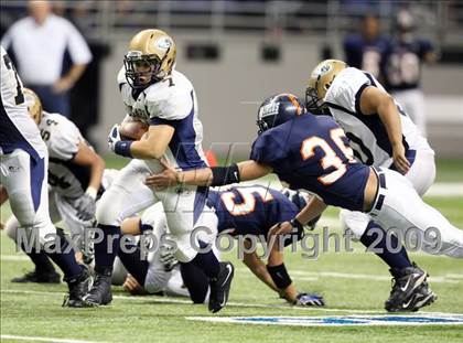 Thumbnail 2 in Edinburg North vs. Brandeis (Texas 5A Region 4 Playoffs) photogallery.