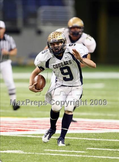 Thumbnail 2 in Edinburg North vs. Brandeis (Texas 5A Region 4 Playoffs) photogallery.
