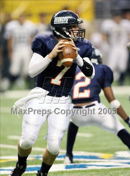 Thumbnail 3 in Edinburg North vs. Brandeis (Texas 5A Region 4 Playoffs) photogallery.