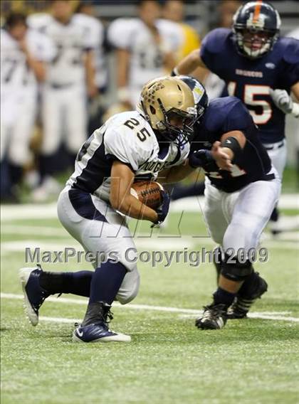 Thumbnail 3 in Edinburg North vs. Brandeis (Texas 5A Region 4 Playoffs) photogallery.