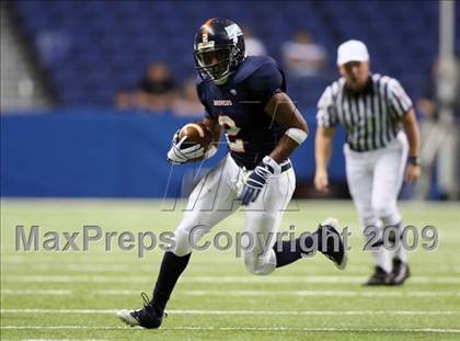 Thumbnail 2 in Edinburg North vs. Brandeis (Texas 5A Region 4 Playoffs) photogallery.