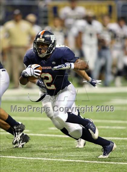 Thumbnail 3 in Edinburg North vs. Brandeis (Texas 5A Region 4 Playoffs) photogallery.
