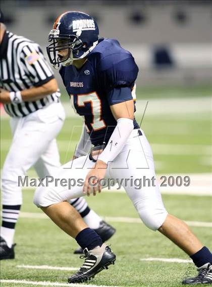 Thumbnail 2 in Edinburg North vs. Brandeis (Texas 5A Region 4 Playoffs) photogallery.