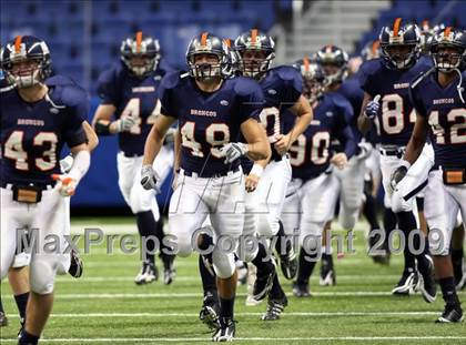 Thumbnail 2 in Edinburg North vs. Brandeis (Texas 5A Region 4 Playoffs) photogallery.