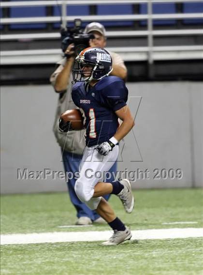 Thumbnail 1 in Edinburg North vs. Brandeis (Texas 5A Region 4 Playoffs) photogallery.