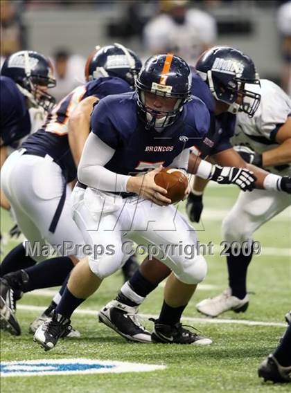 Thumbnail 2 in Edinburg North vs. Brandeis (Texas 5A Region 4 Playoffs) photogallery.