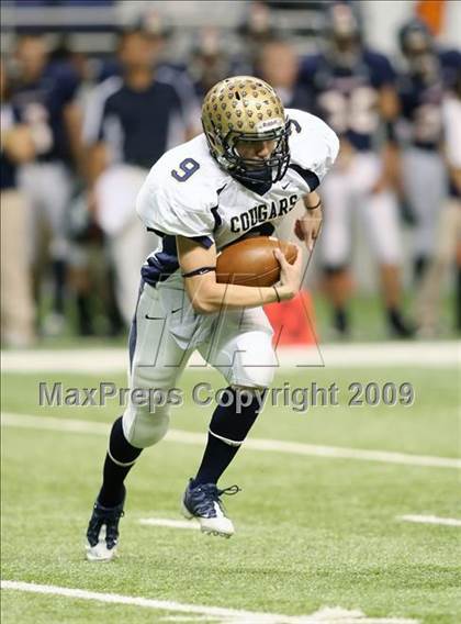 Thumbnail 3 in Edinburg North vs. Brandeis (Texas 5A Region 4 Playoffs) photogallery.