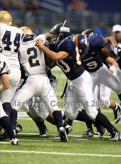 Thumbnail 2 in Edinburg North vs. Brandeis (Texas 5A Region 4 Playoffs) photogallery.