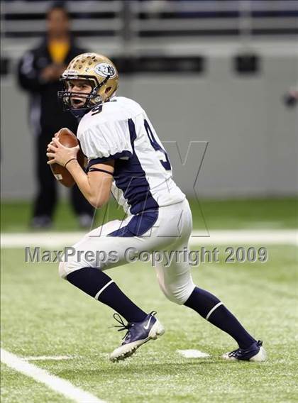 Thumbnail 3 in Edinburg North vs. Brandeis (Texas 5A Region 4 Playoffs) photogallery.