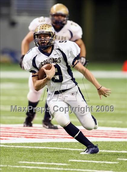 Thumbnail 3 in Edinburg North vs. Brandeis (Texas 5A Region 4 Playoffs) photogallery.