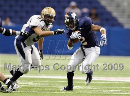 Thumbnail 2 in Edinburg North vs. Brandeis (Texas 5A Region 4 Playoffs) photogallery.