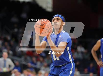 Thumbnail 1 in Gilmour Academy vs St. Vincent-St. Mary (OHSAA D2 Final)  photogallery.