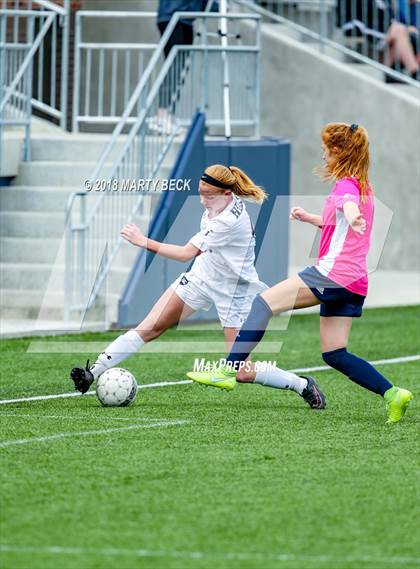 Thumbnail 2 in Helias vs. St James Academy (Helias Invitational) photogallery.