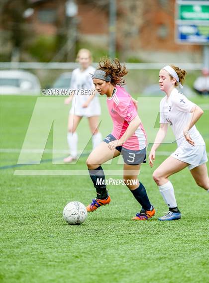 Thumbnail 3 in Helias vs. St James Academy (Helias Invitational) photogallery.