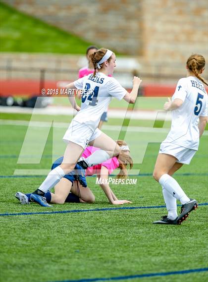 Thumbnail 1 in Helias vs. St James Academy (Helias Invitational) photogallery.