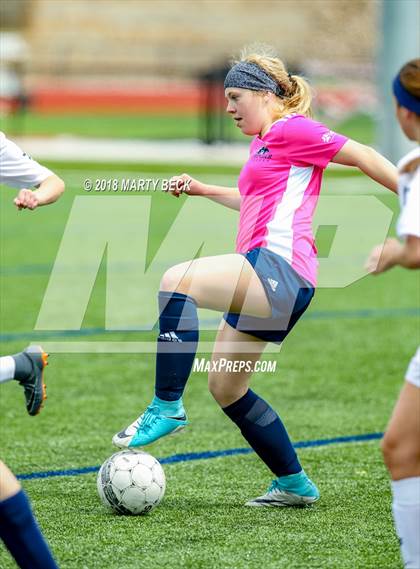 Thumbnail 2 in Helias vs. St James Academy (Helias Invitational) photogallery.