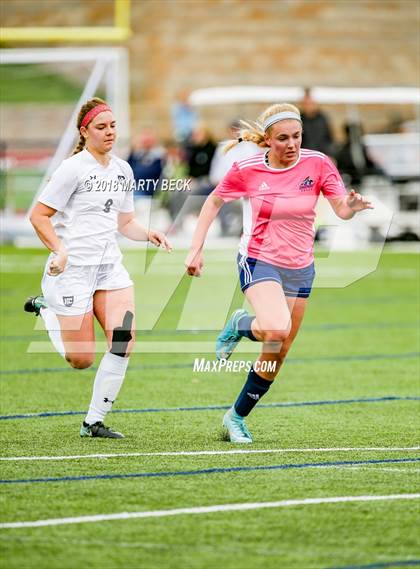 Thumbnail 3 in Helias vs. St James Academy (Helias Invitational) photogallery.