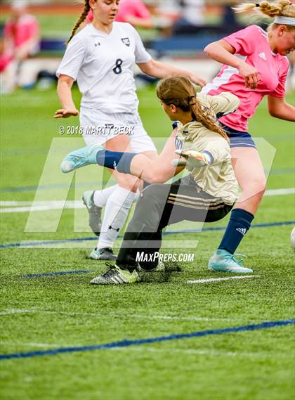 Thumbnail 3 in Helias vs. St James Academy (Helias Invitational) photogallery.