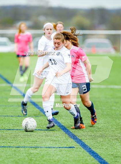 Thumbnail 2 in Helias vs. St James Academy (Helias Invitational) photogallery.