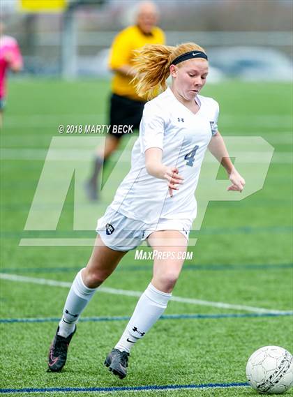 Thumbnail 2 in Helias vs. St James Academy (Helias Invitational) photogallery.
