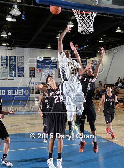Thumbnail 2 in Nipomo vs. Antioch (MaxPreps Holiday Classic) photogallery.