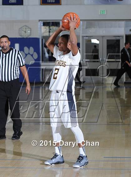 Thumbnail 3 in Nipomo vs. Antioch (MaxPreps Holiday Classic) photogallery.