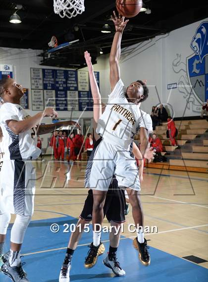 Thumbnail 2 in Nipomo vs. Antioch (MaxPreps Holiday Classic) photogallery.