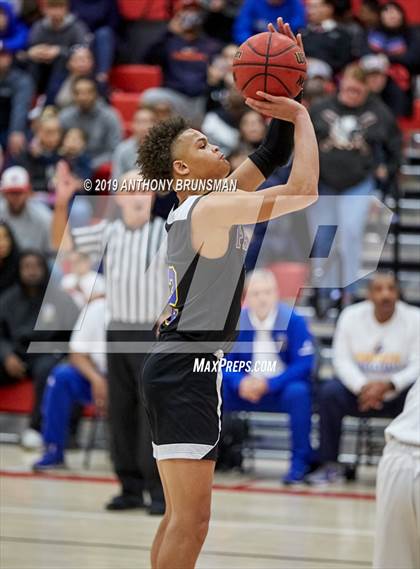 Thumbnail 1 in Grant vs. Cosumnes Oaks (Cordova Christmas Classic) photogallery.