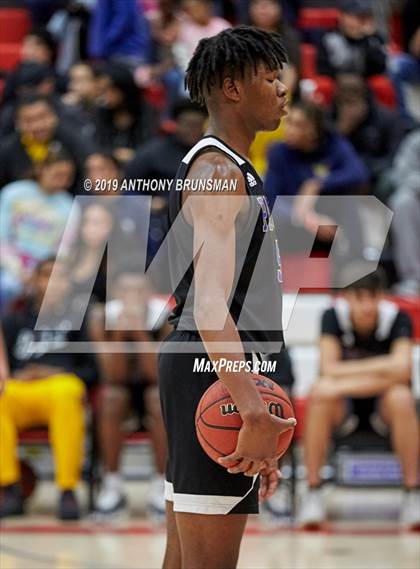 Thumbnail 3 in Grant vs. Cosumnes Oaks (Cordova Christmas Classic) photogallery.