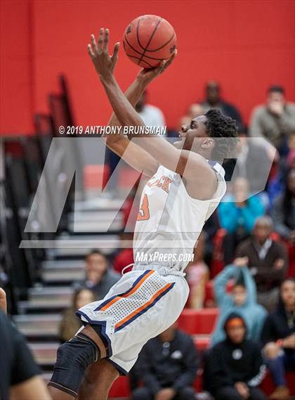 Thumbnail 2 in Grant vs. Cosumnes Oaks (Cordova Christmas Classic) photogallery.