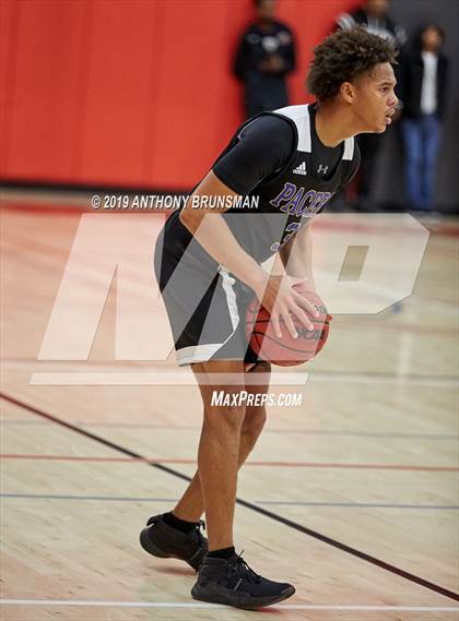 Thumbnail 3 in Grant vs. Cosumnes Oaks (Cordova Christmas Classic) photogallery.